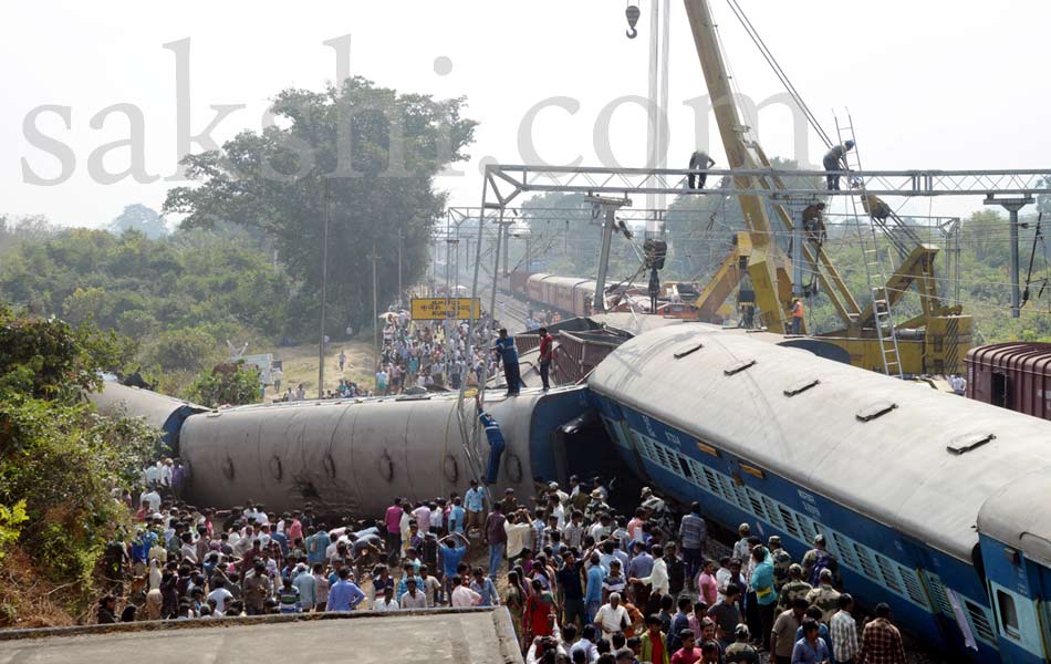 Train accident in andhra pradesh40