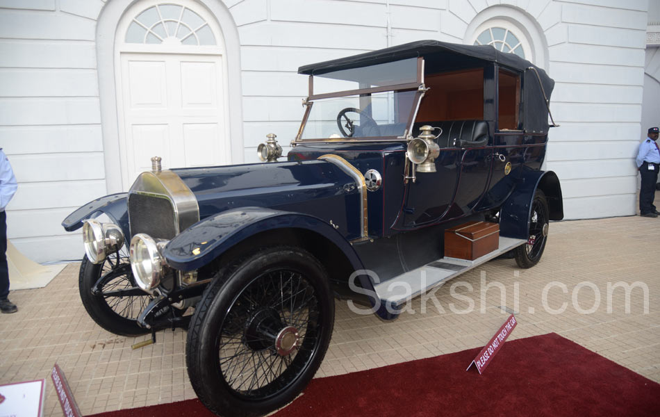 vintage cars show in hyderabad Falaknuma Palace - Sakshi4