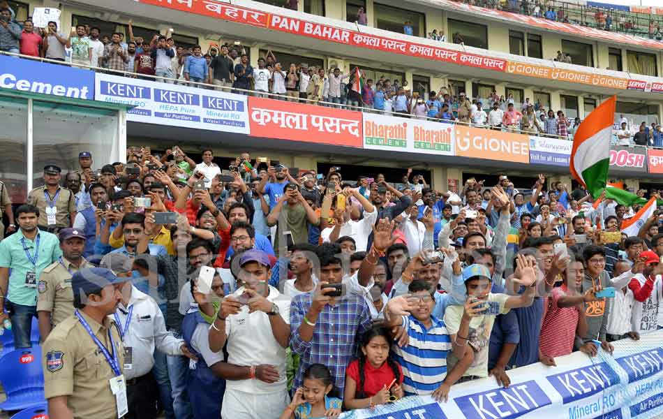 Test cricket match between India and Bangladesh16