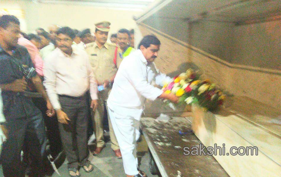 Srinivas body arrived in Hyderabad14