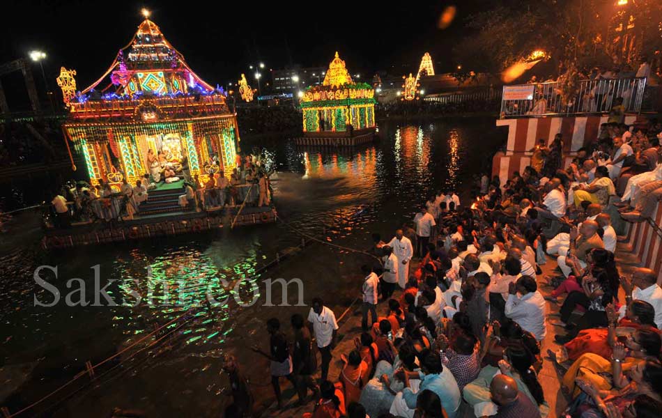 tirumala teppotsavam2