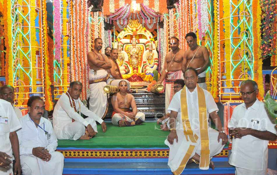 tirumala teppotsavam13