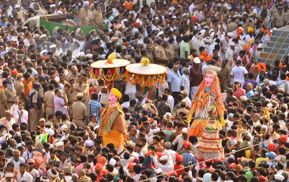 glorious mallanna rathotsavam - Sakshi2