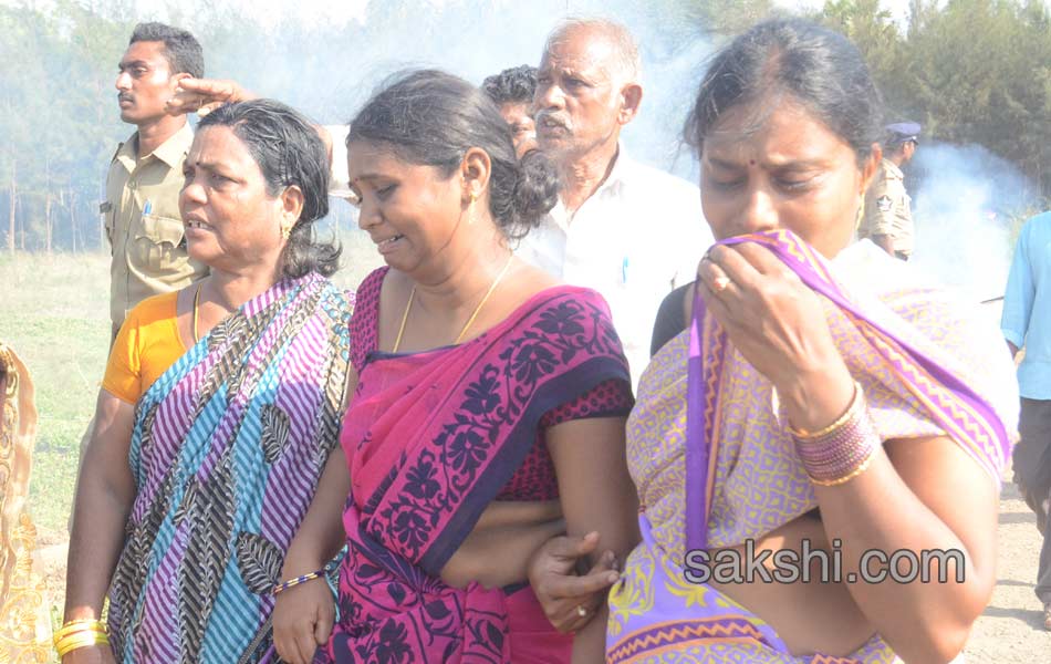 ys jaganmohan reddy console aqua factory victims - Sakshi11