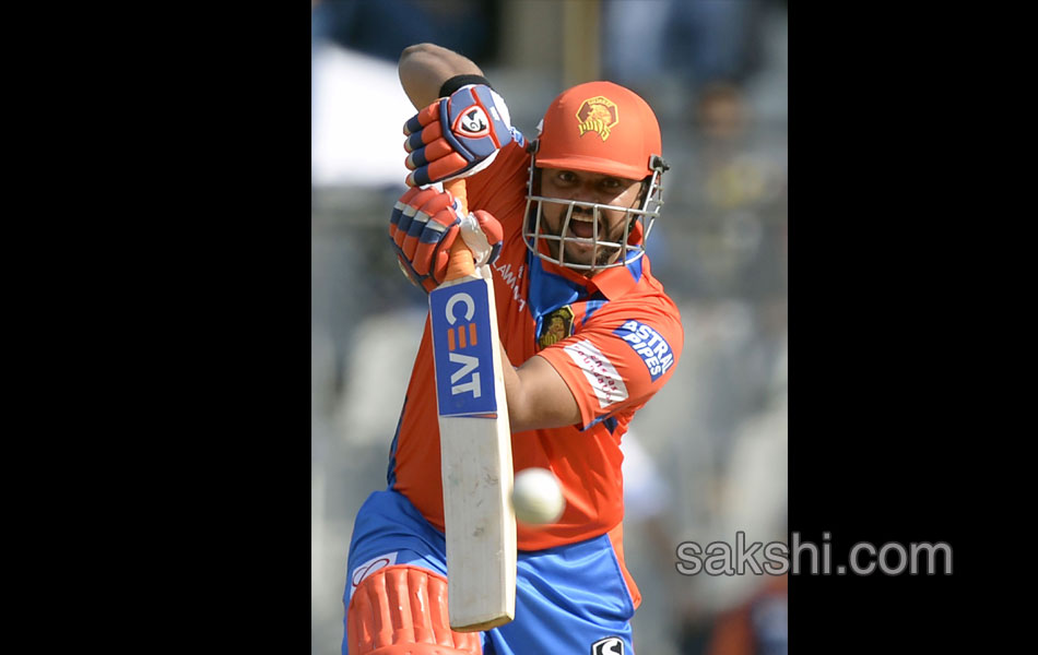 mumbai indians beats gujarat lions by 6 wickets - Sakshi14