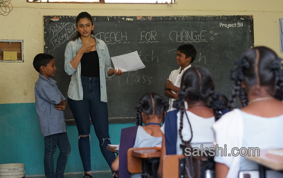 Rakul preet singh turns teacher4