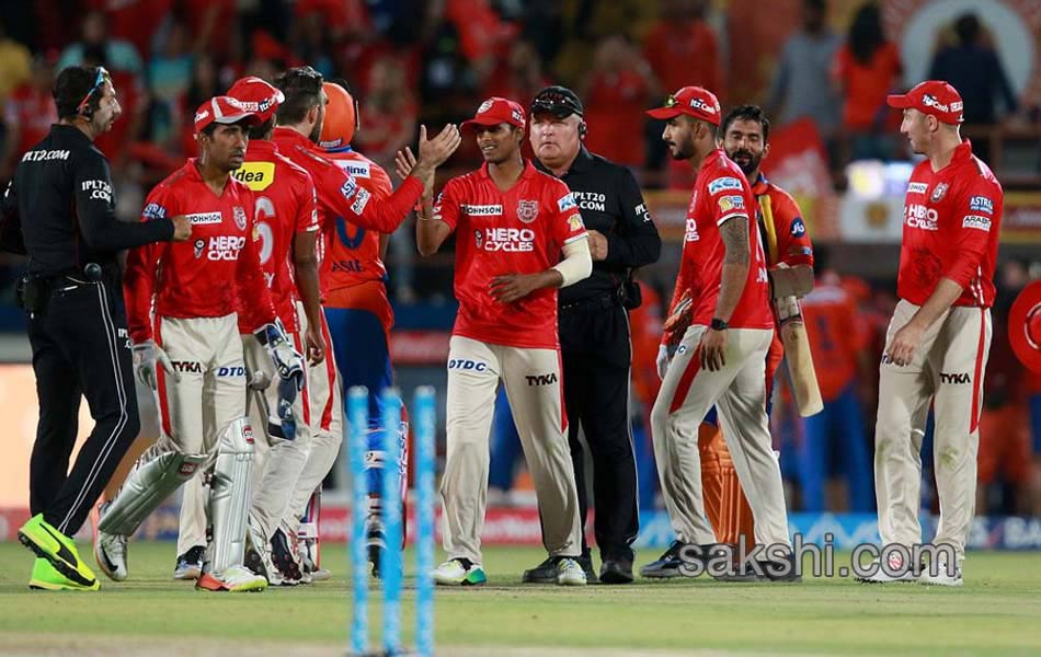 Gujarat Lions vs Kings XI Punjab - Sakshi1