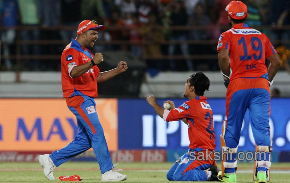 mumbai beat gujarat in super over thriller - Sakshi11