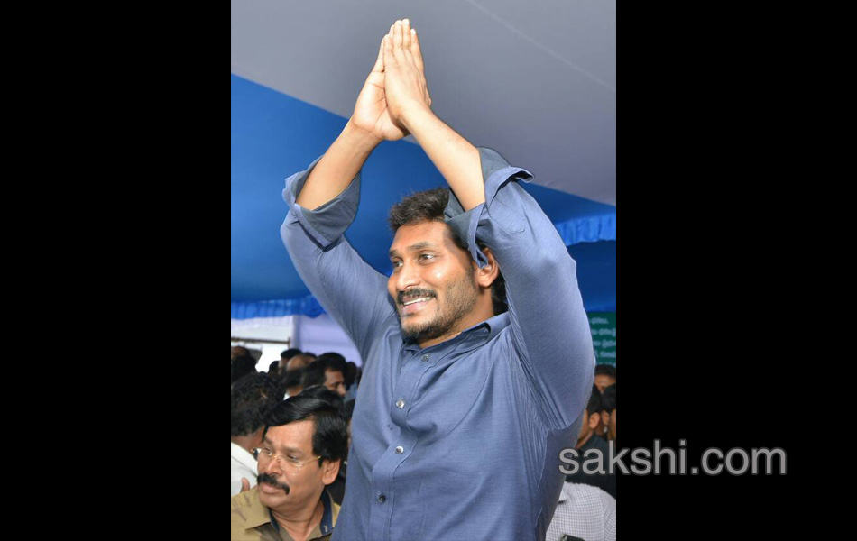 YS Jagan Mohan Reddy Rythu Deeksha Second Day - Sakshi12