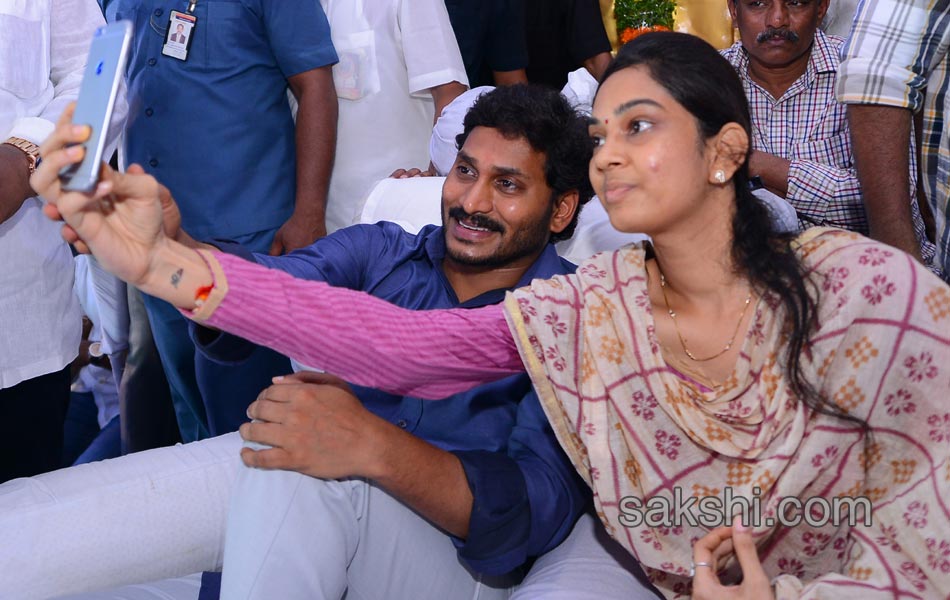 YS Jagan Mohan Reddy Rythu Deeksha Second Day - Sakshi22