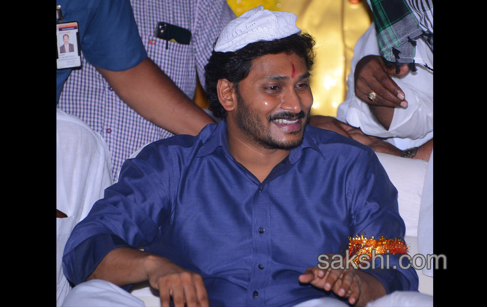 YS Jagan Mohan Reddy Rythu Deeksha Second Day - Sakshi27