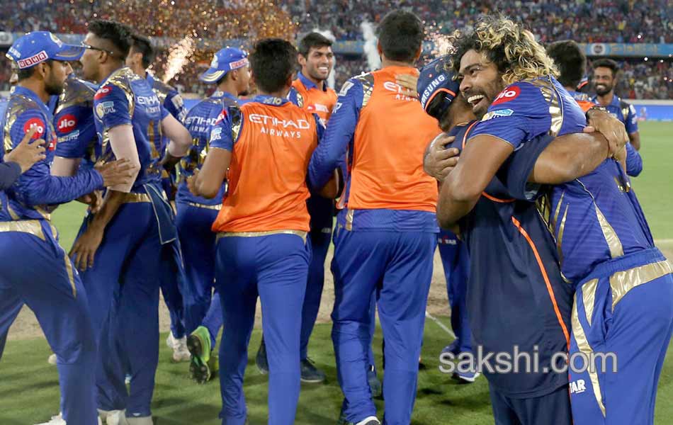 mumbai indians won IPL trophy3