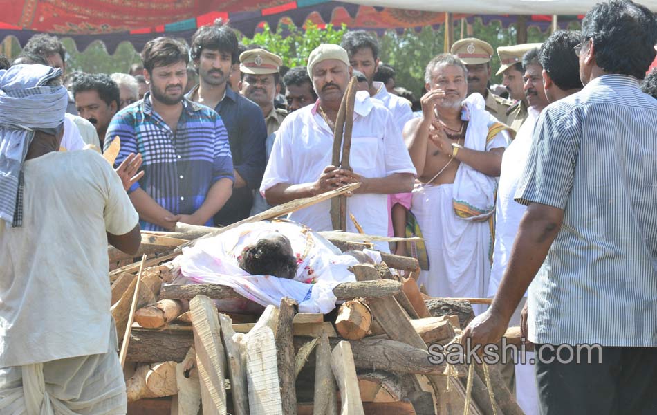 dasari narayanarao funeral with full state honours2