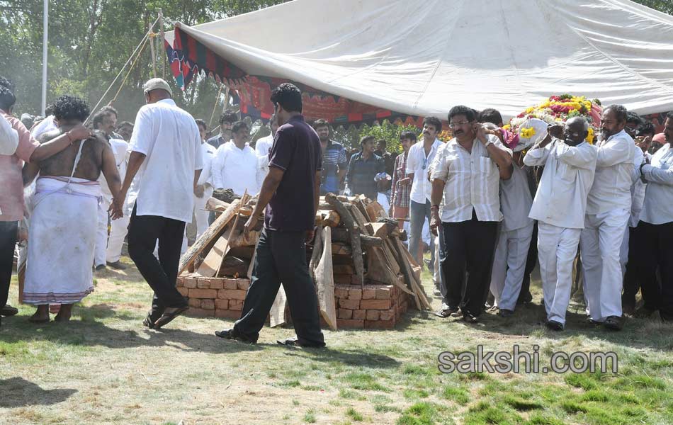 dasari narayanarao funeral with full state honours13