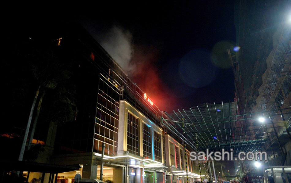 Gun fire and explosions heard at resorts world manila - Sakshi9