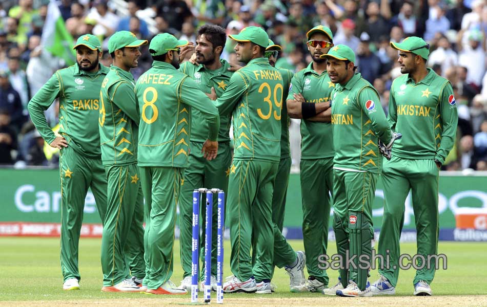 pakistan beats southafrica by 19 runs1