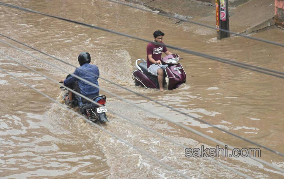 heavyrain in hyderabad - Sakshi5