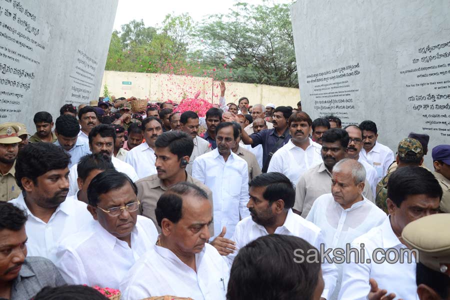 c narayana reddy funerals at mahaprasthanam8