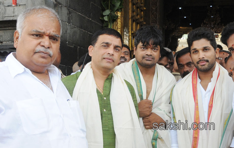 duvvada jagannadham team at tirumala2