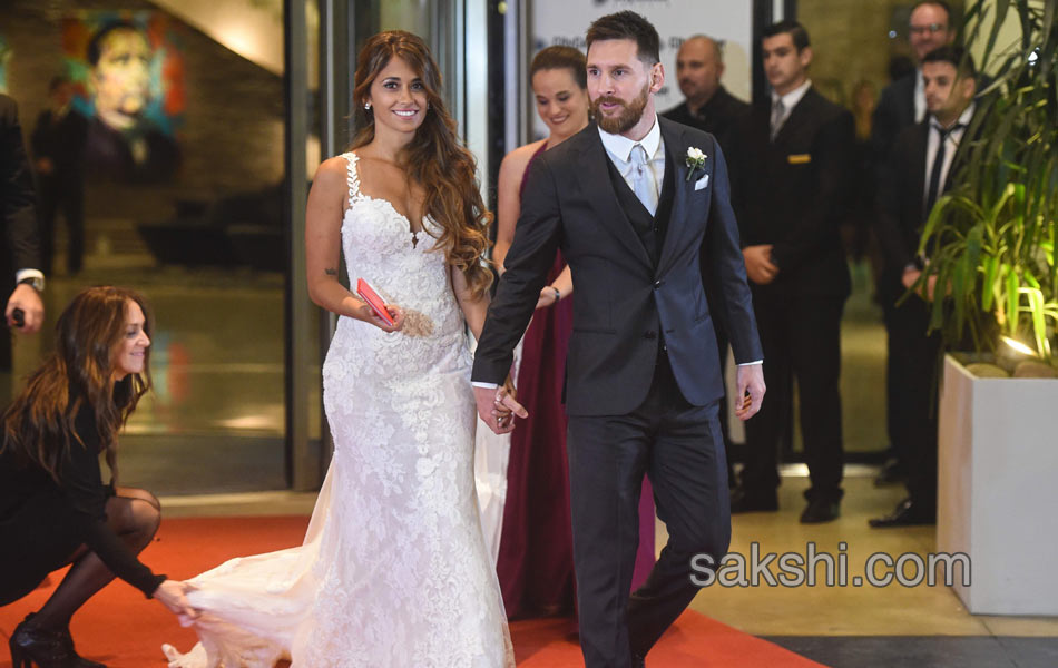 Lionel Messi marries his childhood sweetheart in a ceremony6