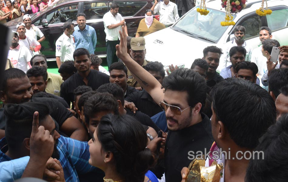 akhil samantha in karimnagar15