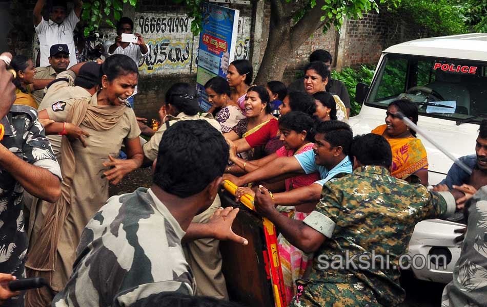 Tundurru People Protest Against Aqua Food Park - Sakshi4