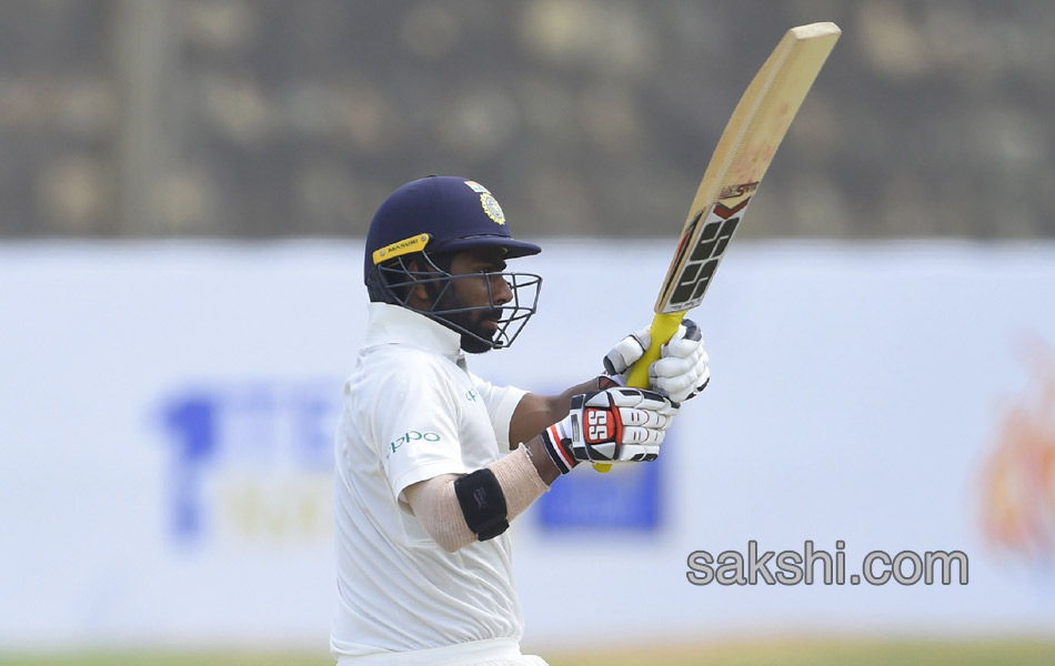 Virat Kohli and Abhinav Mukund Put India On Top On Day 38