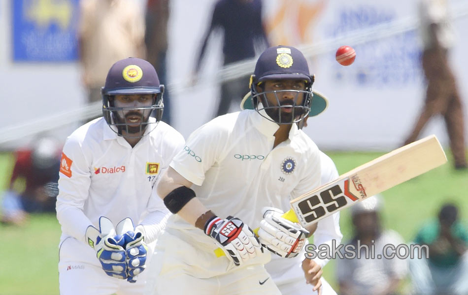 Virat Kohli and Abhinav Mukund Put India On Top On Day 312