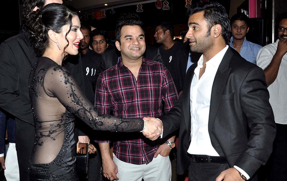 sunny lenoe and sachin joshi attends premiere of Jackpot movie14