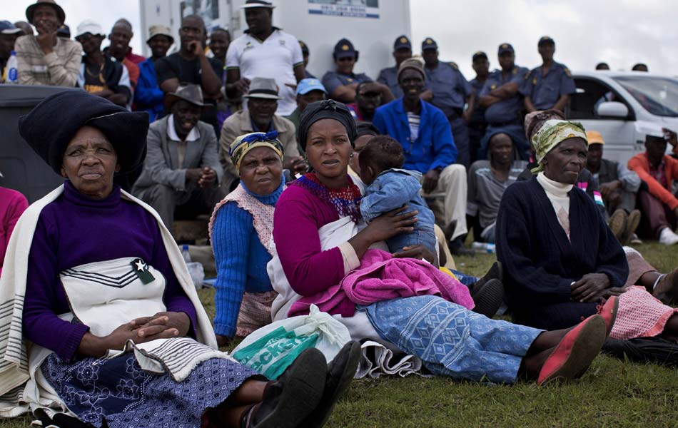 Nelson Mandela buried in the rolling hills of South Africa20