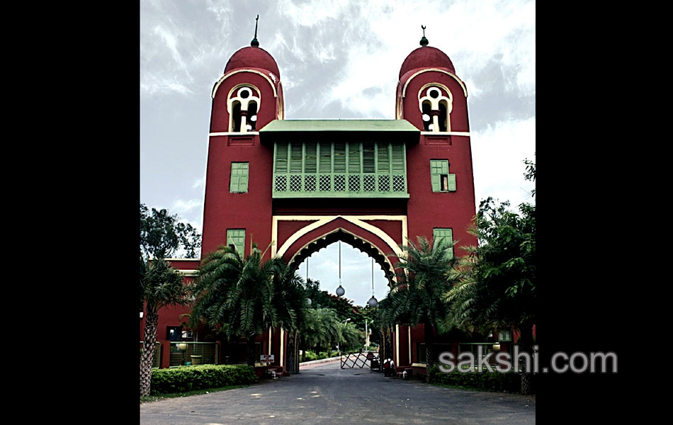 Amir Mahal is the official residence of the titular Nawab of Arcot and his family2