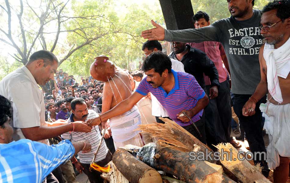 Celebrities and fans pay tributes to Uday Kiran42