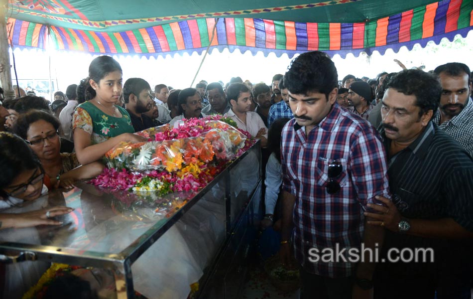 Tollywood Celebrities Pay Homage To Actor Uday Kiran - Sakshi32