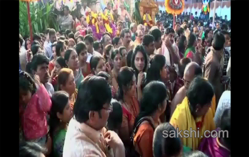 andhra pradesh devotees throng temples on vaikunta ekadasi3