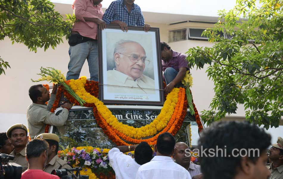 cinima and political celebrities condolence to akkineni family1