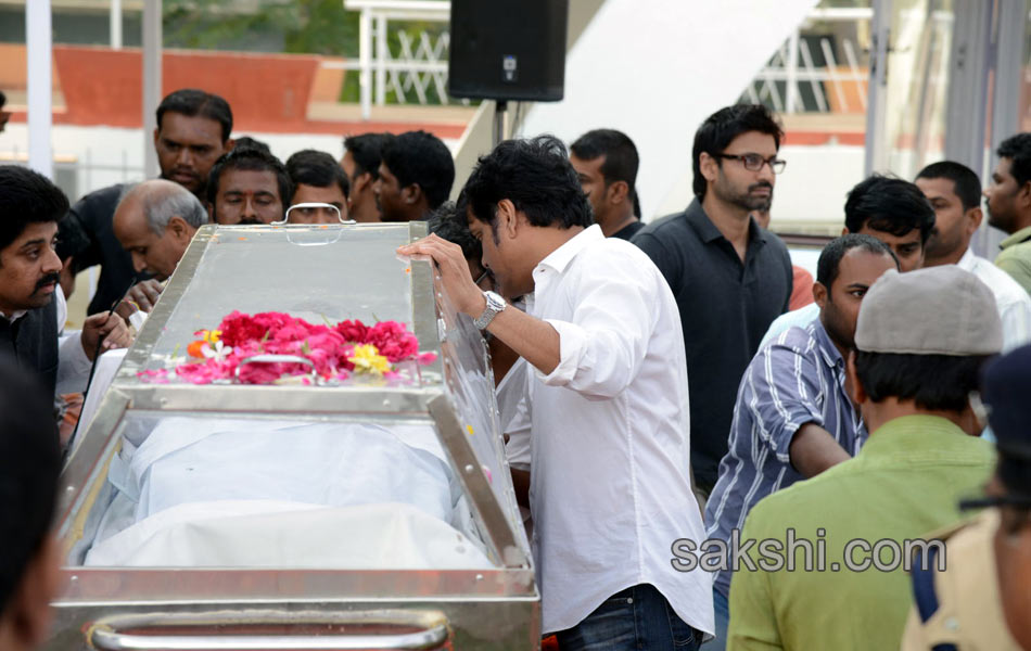 cinima and political celebrities condolence to akkineni family28