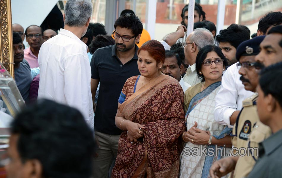 cinima and political celebrities condolence to akkineni family60