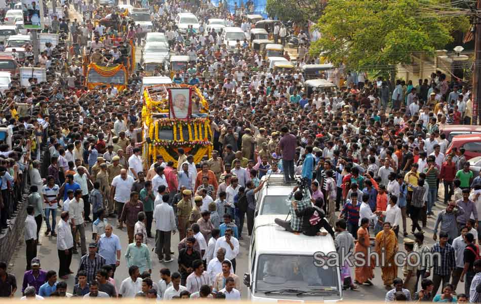 akkineni nageswara rao funerals in annapurna studios31