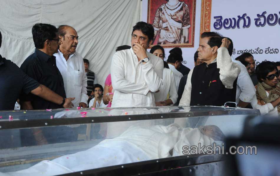 akkineni nageswara rao funerals in annapurna studios37