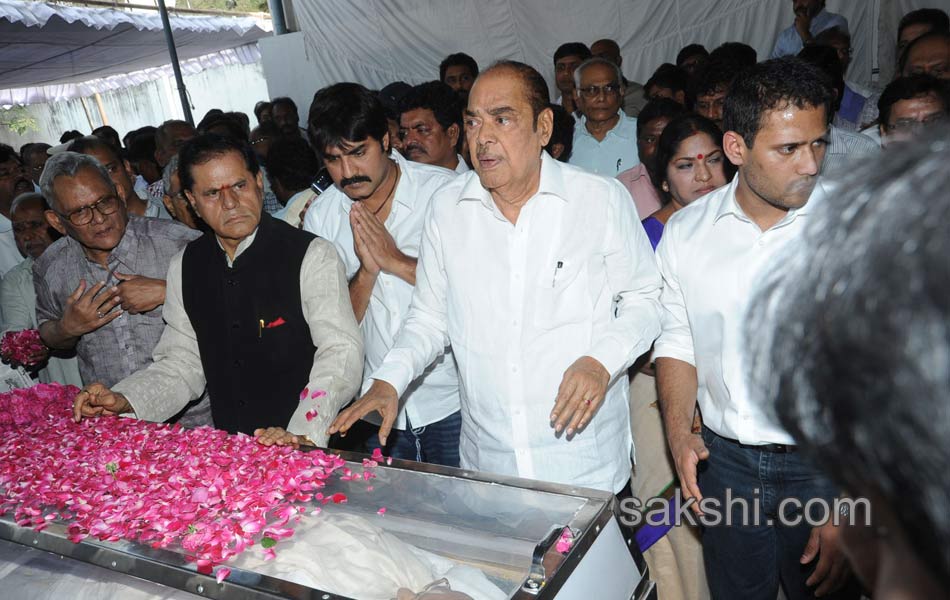 akkineni nageswara rao funerals in annapurna studios64