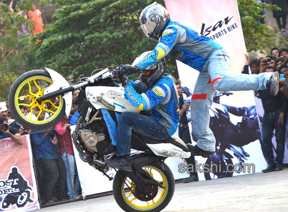 Young bike stunts - Sakshi5