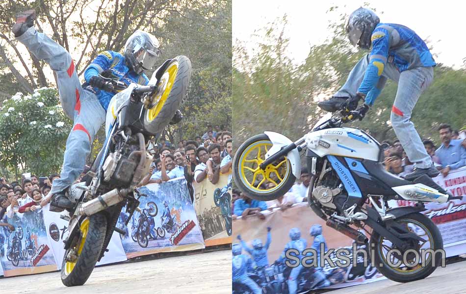 Young bike stunts - Sakshi8