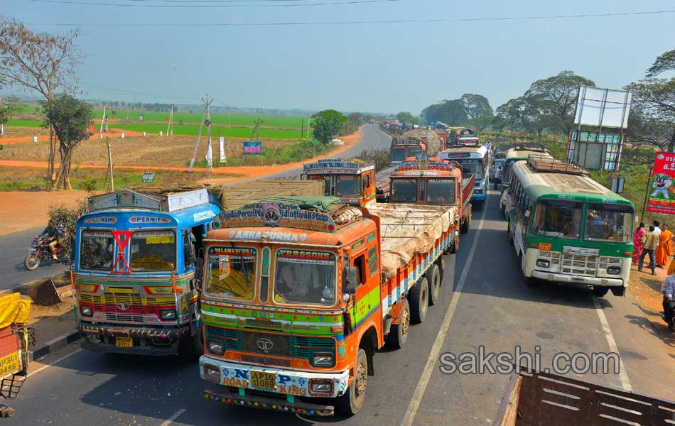 national highway blockade in Seemandhra - Sakshi8