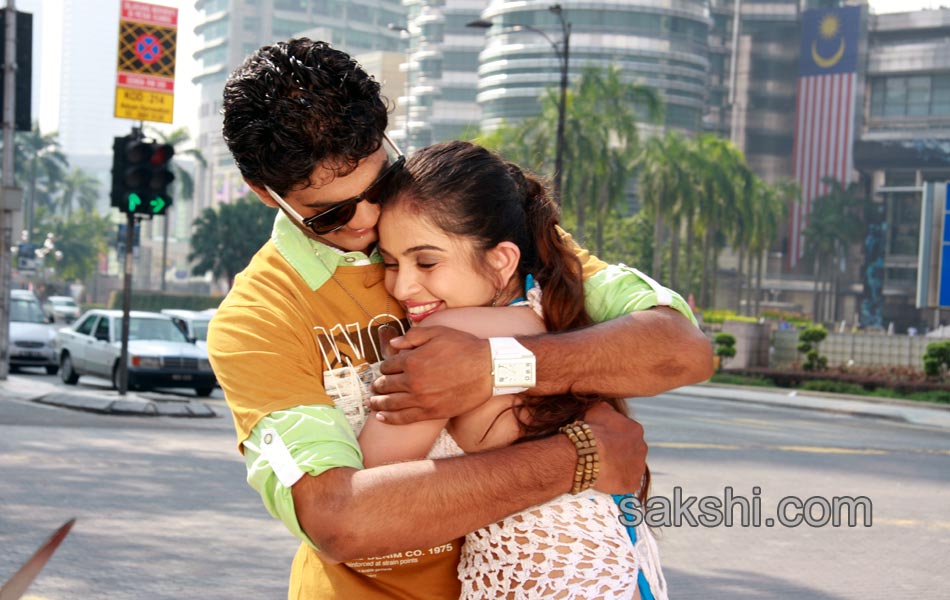 Nuvve Naa Bangaram movie stills2