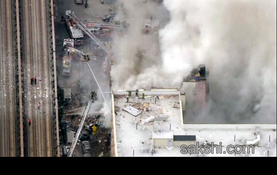 Heavy Explosion and Building Collapse in New York - Sakshi10