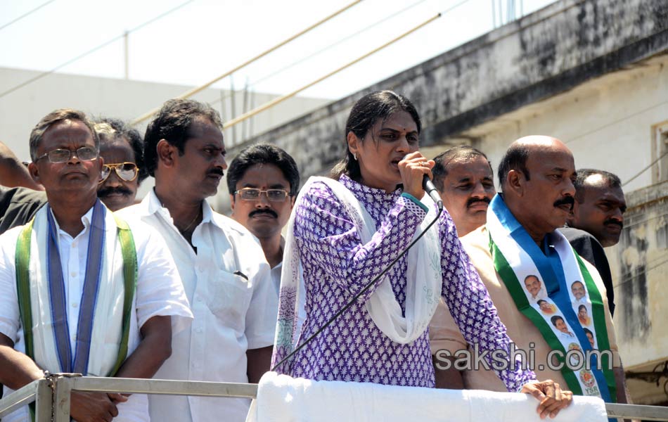 Sharmila s YSR Janabheri at Sullurpet - Sakshi16