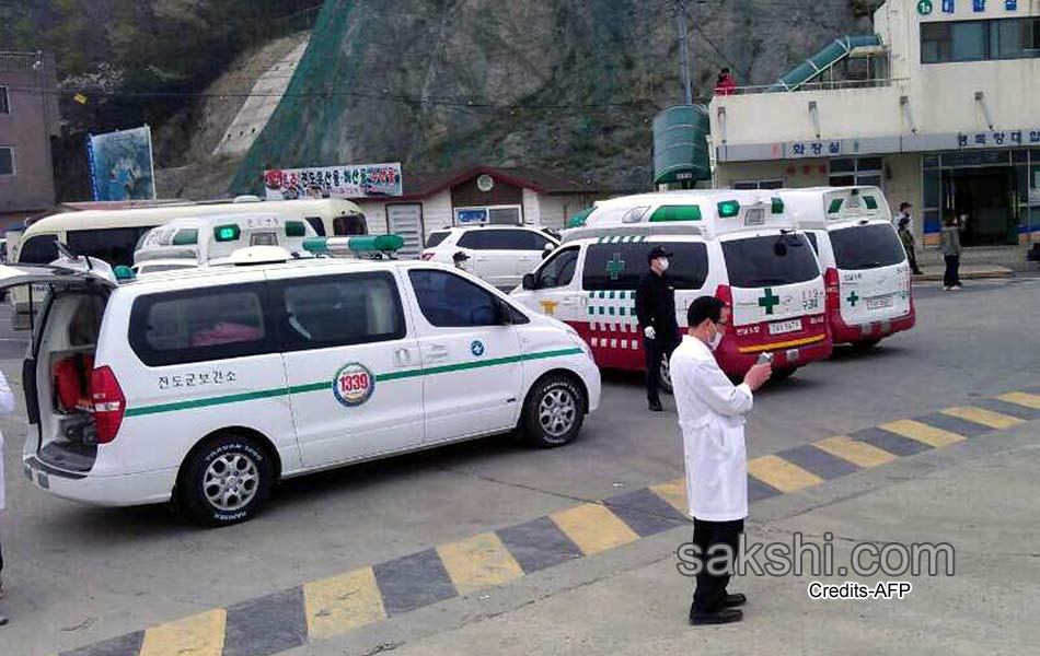 Ferry sinking off South Korean coast over 470 people on board19