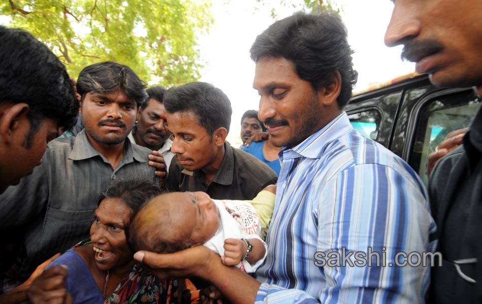 Jagan s Janapatham at Nellore District - Sakshi13