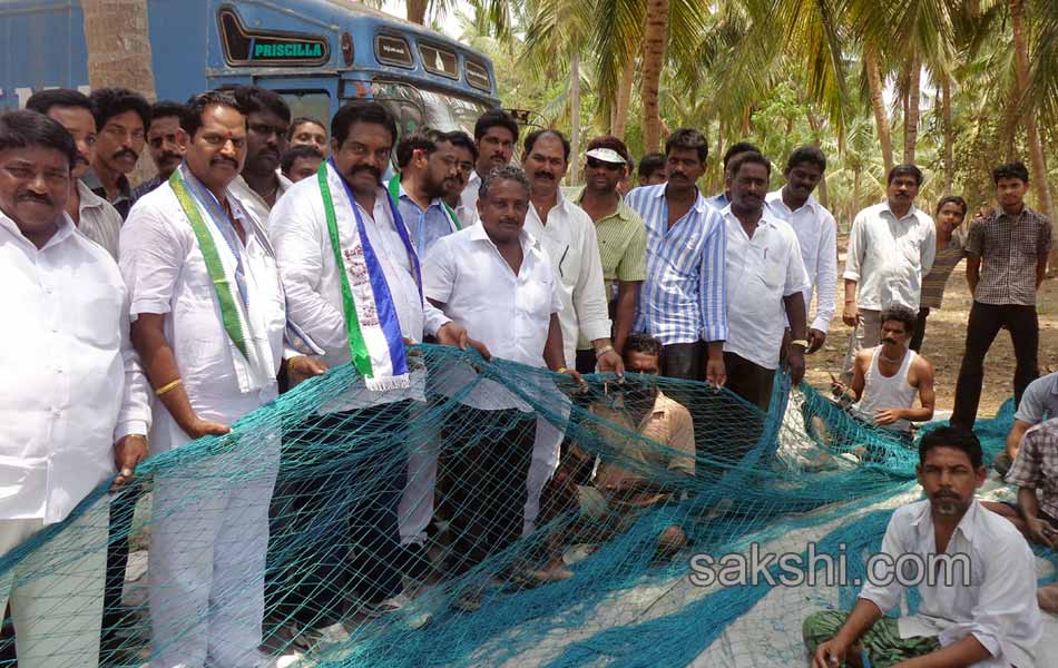 Candets of seemandhra participating with people works during election - Sakshi14