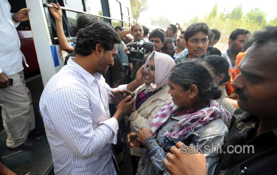 Jagan s Janapatham at Ongole District - Sakshi6